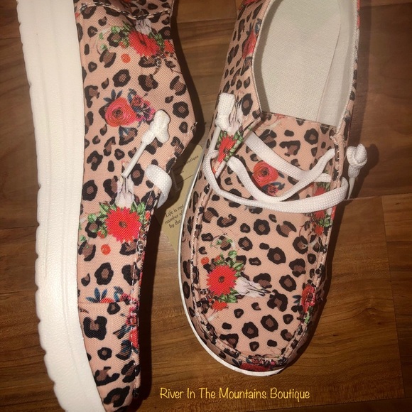 NWT! “LAST PAIR” Boho/Western Running Wild Fashion Sneakers! - Picture 9 of 13